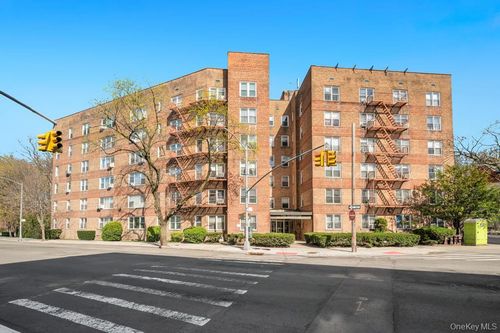 5g-74-45 Yellowstone Blvd, Rego Park, NY, 11374-5302 | Card Image