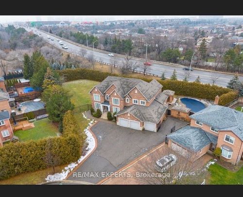 2489 Olinda Crt, Mississauga, ON, L5C4P5 | Card Image