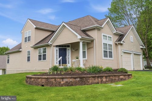 35 Zinnia Way, LANGHORNE, PA, 19047-3400 | Card Image