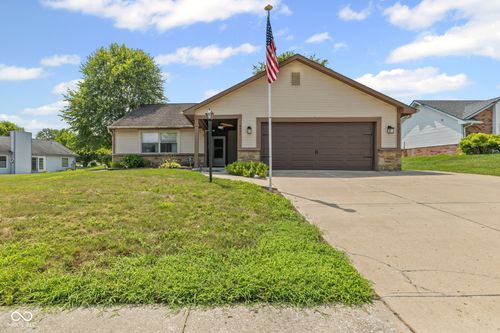 6433 Southern Lakes Dr N, Indianapolis, IN, 46237-9768 | Card Image