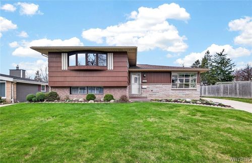 49 Boxwood Cir, Hamburg, NY, 14075-4211 | Card Image