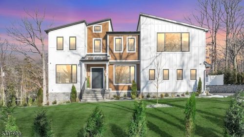1 Barry Ln, Short Hills, NJ, 07078-1382 | Card Image