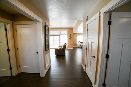 108 41st Ave Ne, Great Falls, MT, 59404-6808 | Card Image