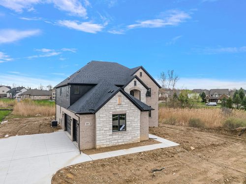 822 Westlake Ave, Oxford, MI, 48371-3738 | Card Image