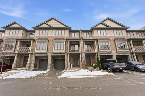 16 Lakefront Dr, Stoney Creek, ON, L8E0J3 | Card Image