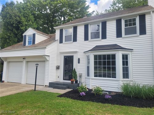 1231 Hereford Rd, Cleveland Heights, OH, 44118-1323 | Card Image