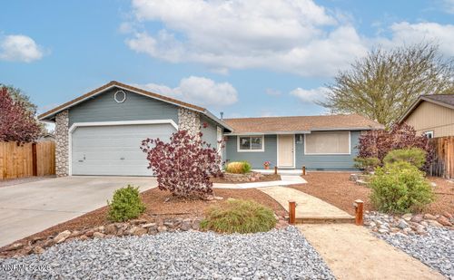 422 Bramble Dr, Fernley, NV, 89408-9580 | Card Image
