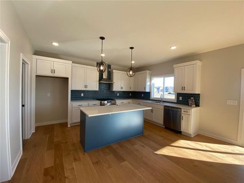 18703 W 193rd St, Spring Hill, KS, 66083-8623 | Card Image