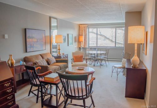 apt-6c-160 Academy St, Poughkeepsie, NY, 12601-4503 | Card Image