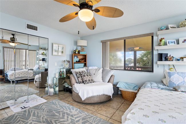 2nd LEVEL BEDROOM | Image 23