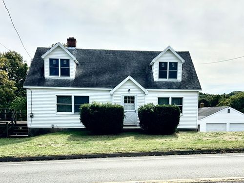 1904 S Main St, Middletown, CT, 06457-6112 | Card Image