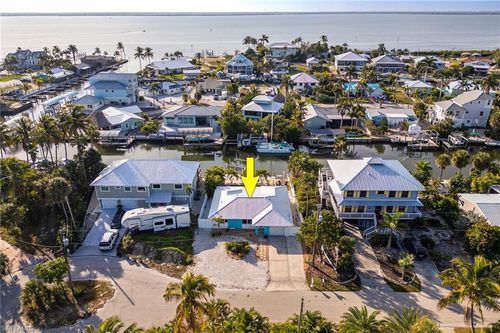 3571 Emerald Ave, Saint James City, FL, 33956-2204 | Card Image