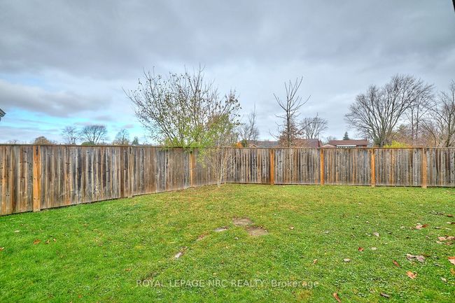 7405 Susan Cres, House other with 4 bedrooms, 2 bathrooms and 4 parking in Niagara Falls ON | Image 14