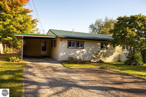 121 Haddix Boulevard, Barryton, MI, 49305 | Card Image