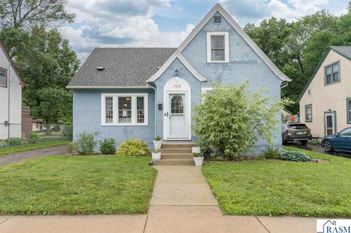 705 Wall St, North Mankato, MN, 56003-3038 | Card Image