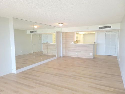 603-2425 Presidential Way, West Palm Beach, FL, 33401-1322 | Card Image