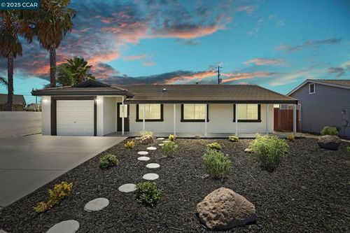 458 Aztec Ln, Lathrop, CA, 95330-9142 | Card Image