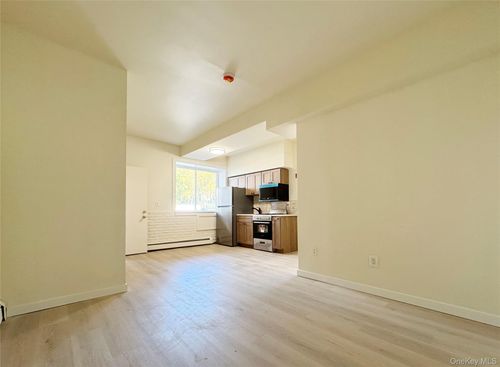 1-75 South Ave, Beacon, NY, 12508-3127 | Card Image