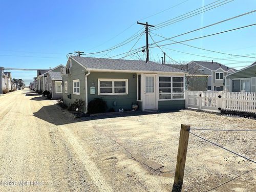 115 W Amberjack Way, Lavallette, NJ, 08735-1204 | Card Image