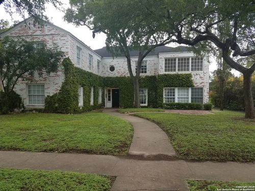 5-335 E Rosewood Ave, San Antonio, TX, 78212-5252 | Card Image
