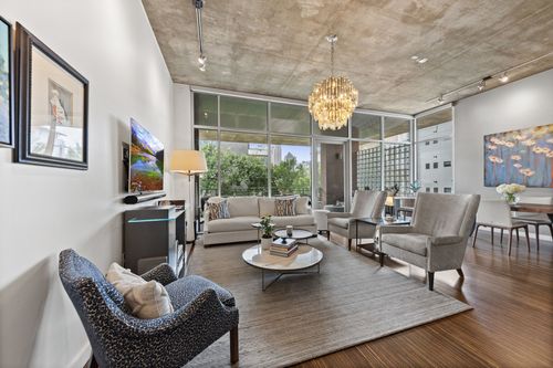 201-3030 Bryan St, Dallas, TX, 75204-6167 | Card Image