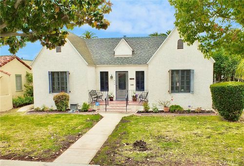 3757 Cerritos Ave, Long Beach, CA, 90807-4127 | Card Image