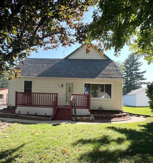 214 Stiles St, Genoa, IL, 60135-1327 | Card Image