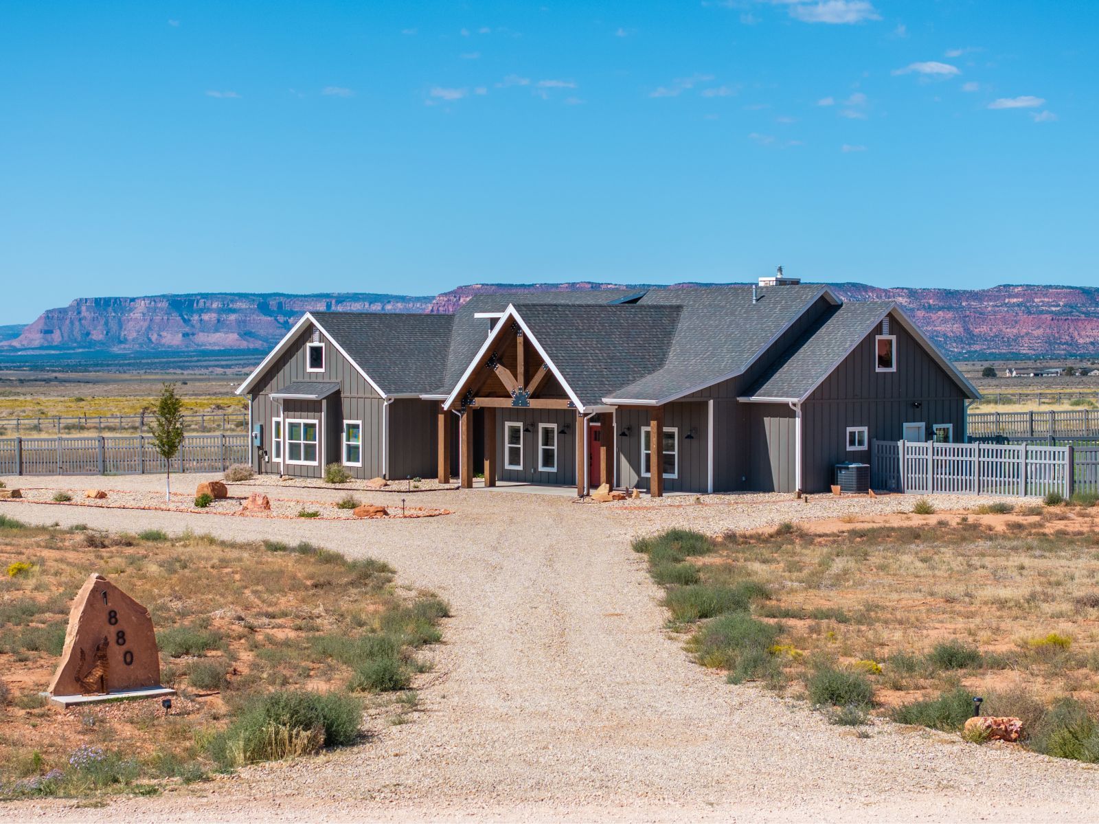 Palomar Ln, Kanab, UT 84741