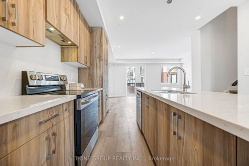 21 Victor Metcalf Lane, Richmond Hill, ON, L4B0J7 | Card Image