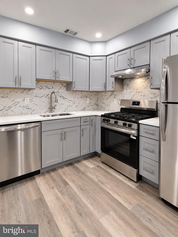 Residential Lease in EDISON 3