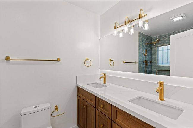 C21 - 2610 Torrey Pines Rd, Condo with 2 bedrooms, 2 bathrooms and null parking in La Jolla CA | Image 9