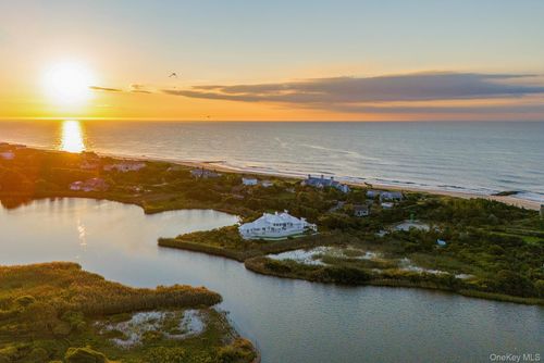 64 W End Road, East Hampton, NY, 11937 | Card Image