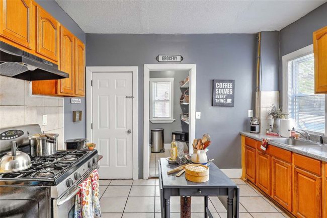 APT-1 - 10 Westcott St, Condo with 3 bedrooms, 1 bathrooms and 1 parking in Boston MA | Image 19