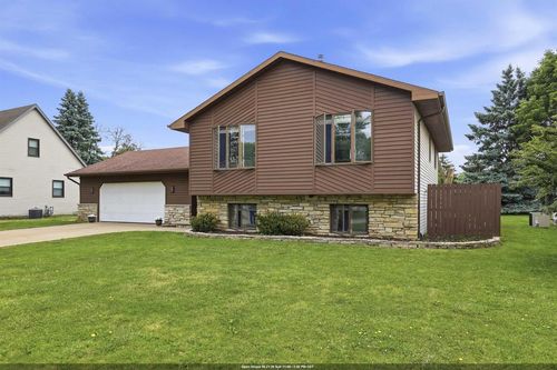 3236 S Whip Poor Will Lane, APPLETON, WI, 54915 | Card Image