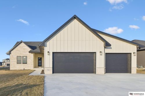 7320 Augustine Ave, Lincoln, NE, 68516-2627 | Card Image