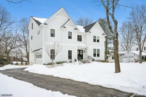 8 Fox Chase Rd, Madison, NJ, 07940-2706 | Card Image