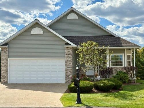 71-7220 Fieldstone Ct, Erie, PA, 16509-8224 | Card Image