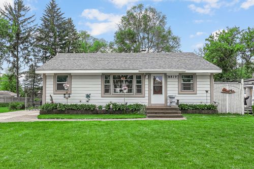 8819 Acorn Path, Wonder Lake, IL, 60097-8264 | Card Image
