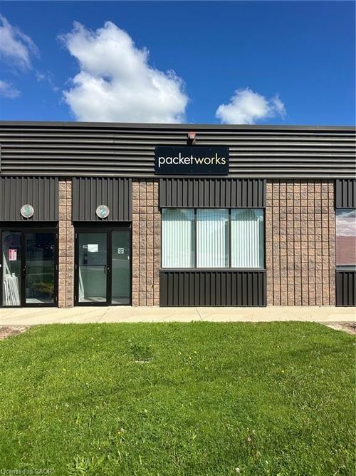 2-160 Frobisher Dr, Waterloo, ON, N2V2B1 | Card Image