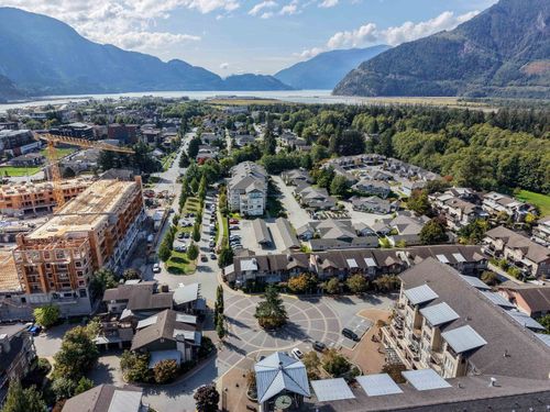 1216 Village Green Way, Squamish, BC, V8B0N5 | Card Image