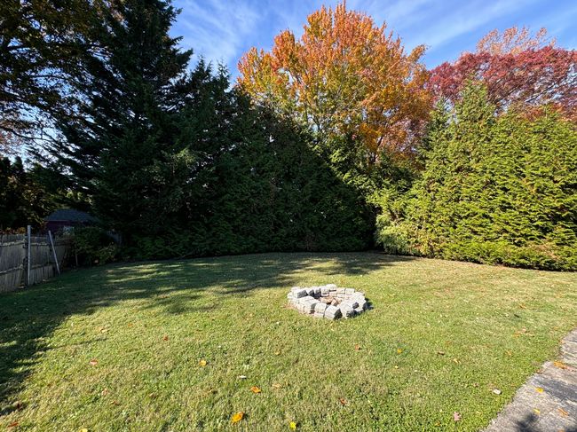 37 Tarinelli Cir, House other with 5 bedrooms, 1 bathrooms and 6 parking in Bridgeport CT | Image 16