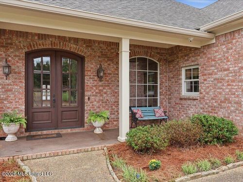211 Northshore Blvd, Madison, MS, 39110-7273 | Card Image