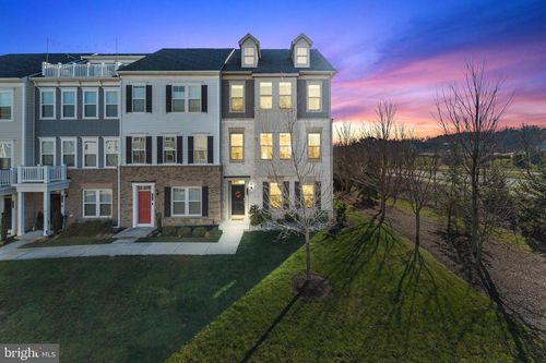 2033 Alder Ln, DUMFRIES, VA, 22026-3057 | Card Image