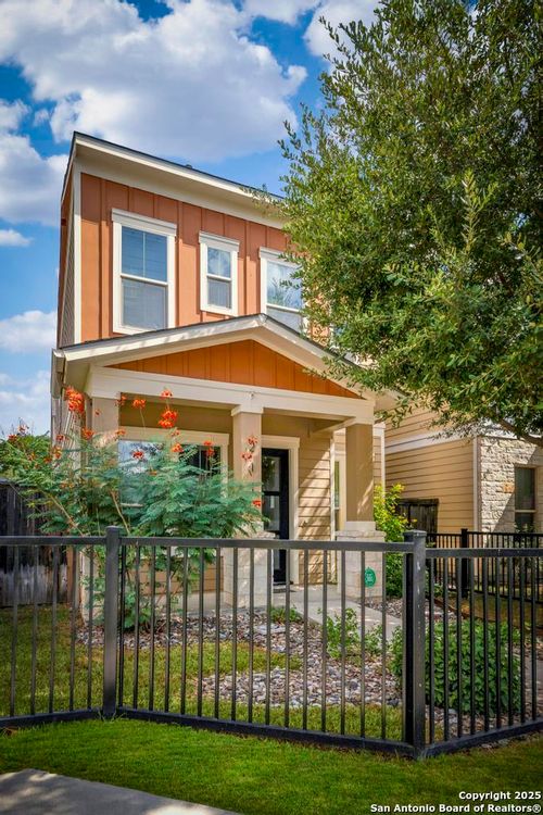 211 E Courtland Pl, San Antonio, TX, 78212-3918 | Card Image