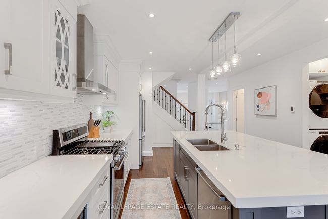 7 Delaware Ave, House attached with 5 bedrooms, 5 bathrooms and 1 parking in Toronto ON | Image 11