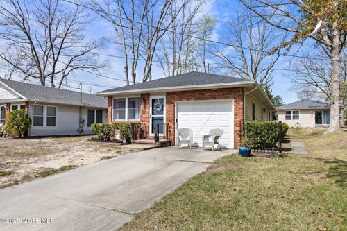 54 Dogwood Rd, Stafford Twp, NJ, 08050-4926 | Card Image