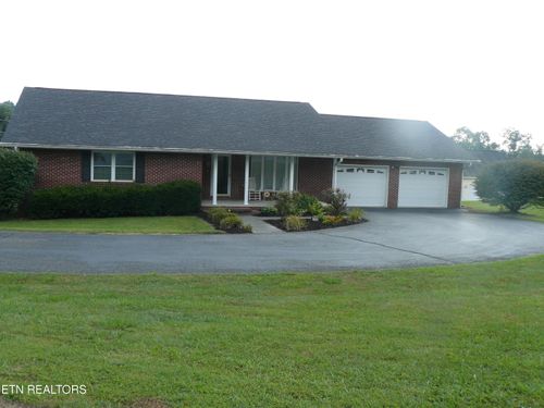 218 Adair Dr, New Tazewell, TN, 37825-5054 | Card Image