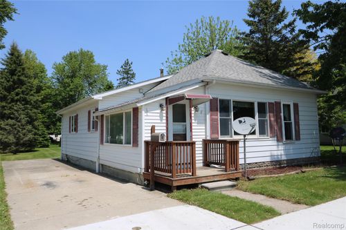 145 Ward St, Croswell, MI, 48422-1136 | Card Image