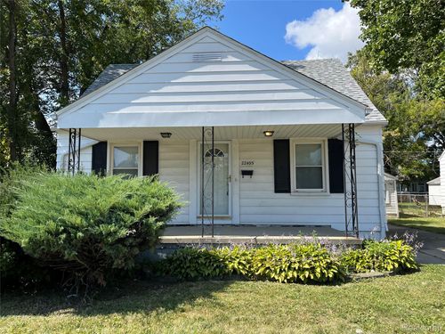 22495 Tuscany Ave, Eastpointe, MI, 48021-2550 | Card Image