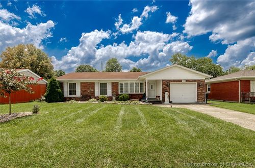 28 Brookview Dr, New Albany, IN, 47150-2490 | Card Image